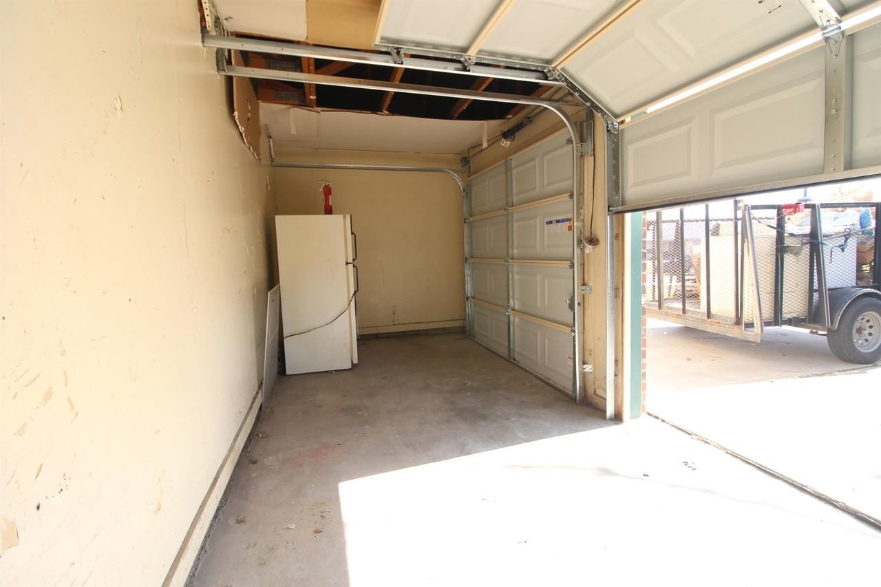 3303 Brookbend Dr - Photo 2 of 15