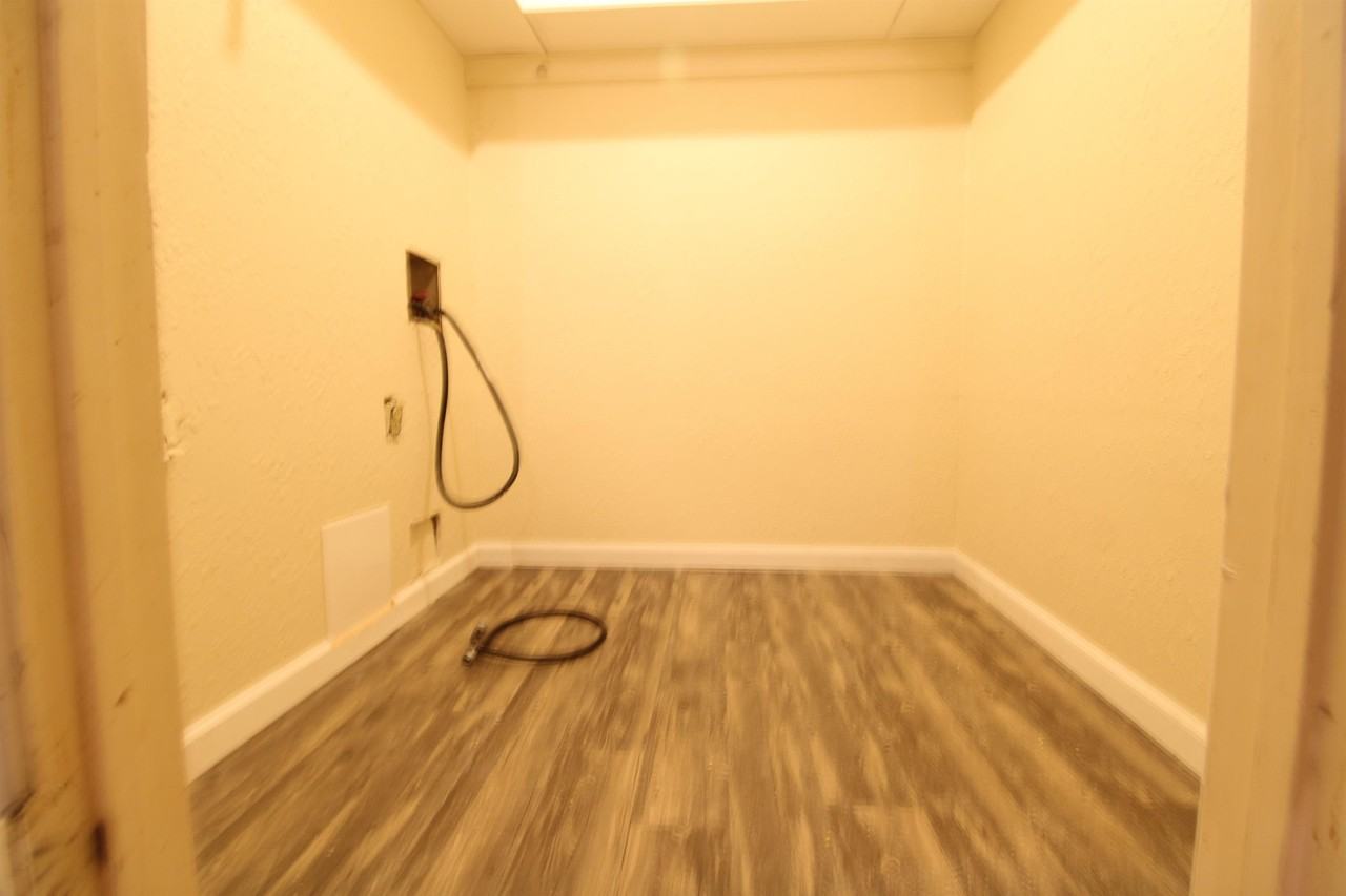 3303 Brookbend Dr - Photo 3 of 15