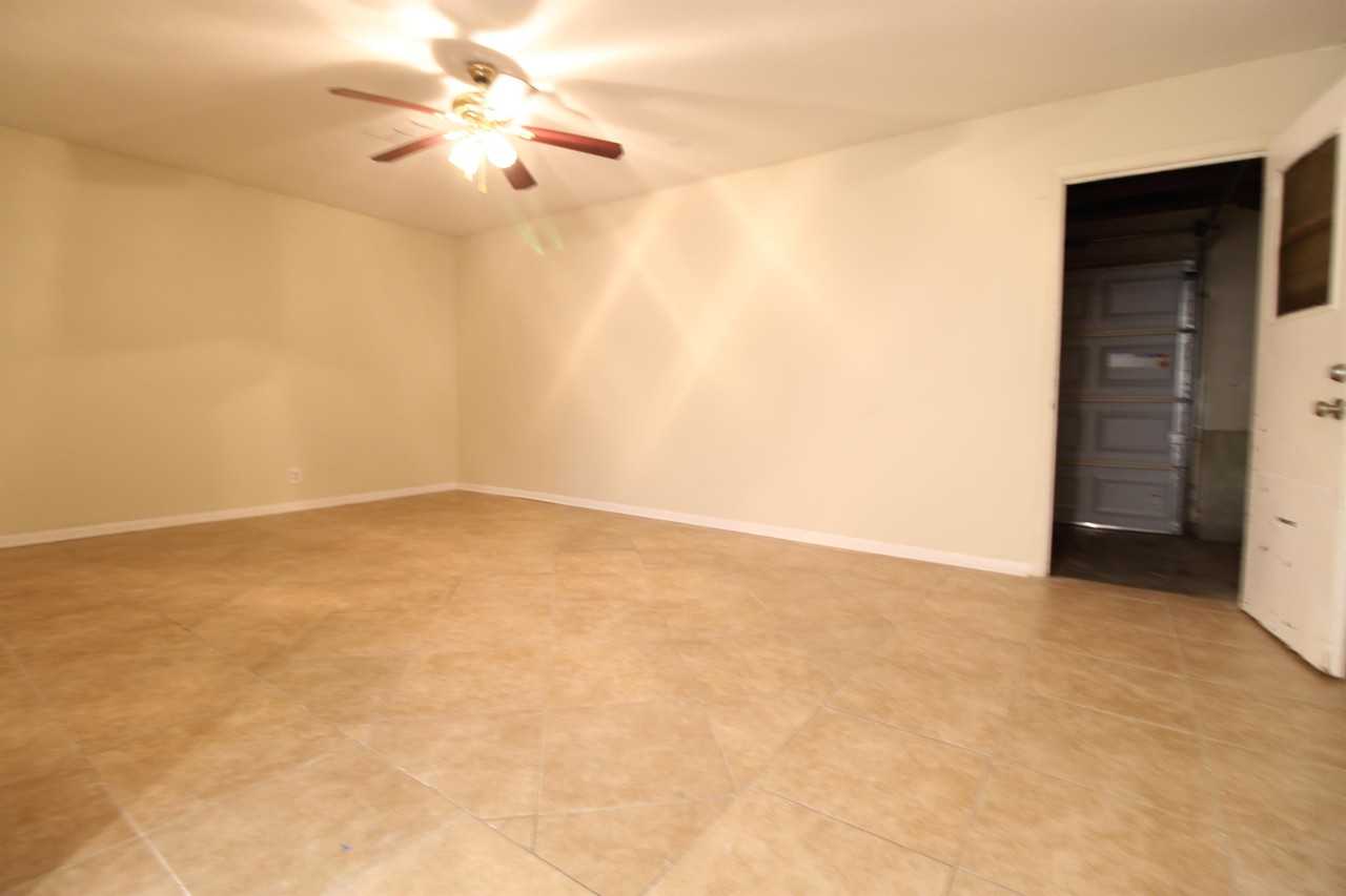 3303 Brookbend Dr - Photo 4 of 15