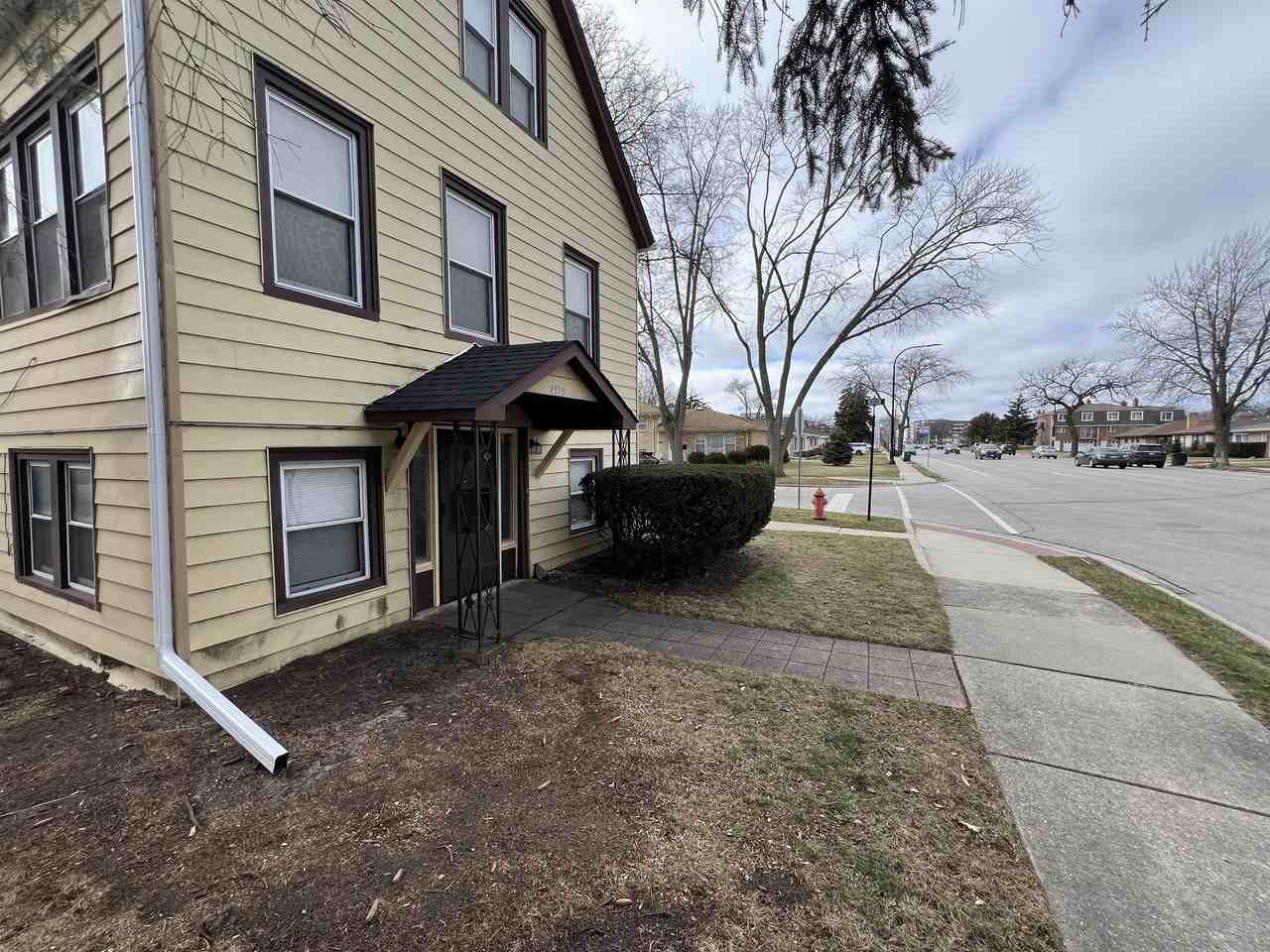 4175 W Touhy Ave #1 - Photo 2 of 25