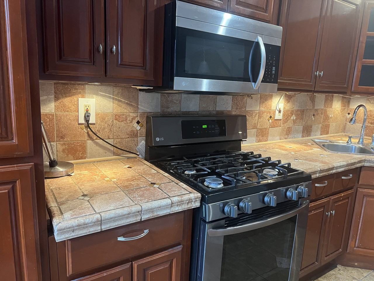 4337 H Street - Photo 2 of 36