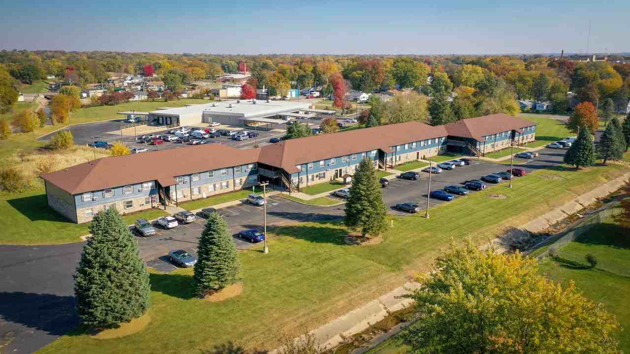 Kemper Manor Apartments - Photo 5 of 50