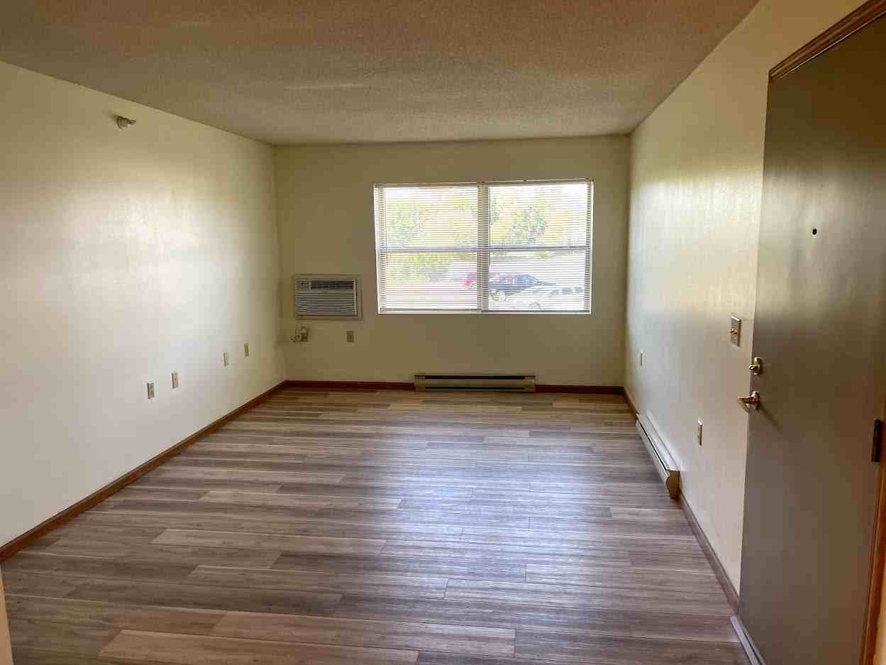 Kemper Manor Apartments - Photo 7 of 50