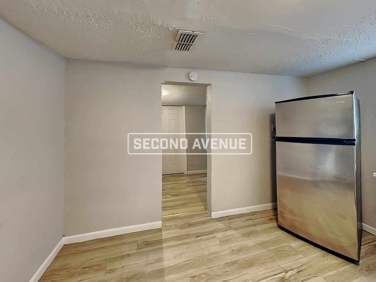 1656 W 30th St - Photo 7 of 18