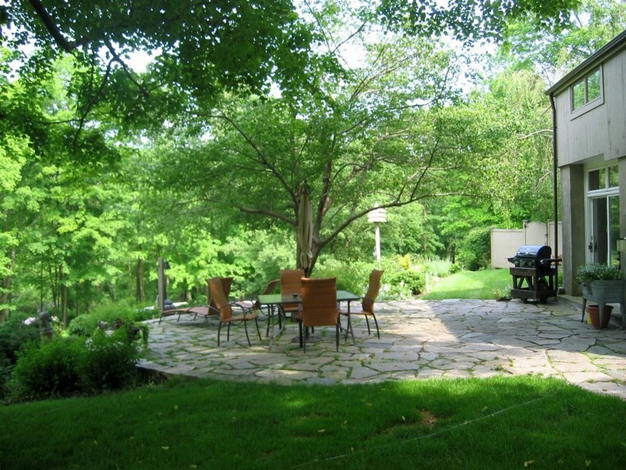 119 New Milford Rd E - Photo 2 of 20