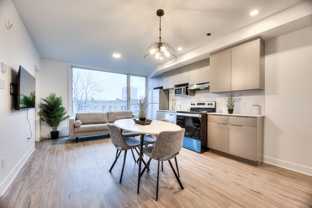 1296 Avenue des Pins Ouest #0201 - Photo 1 of 1