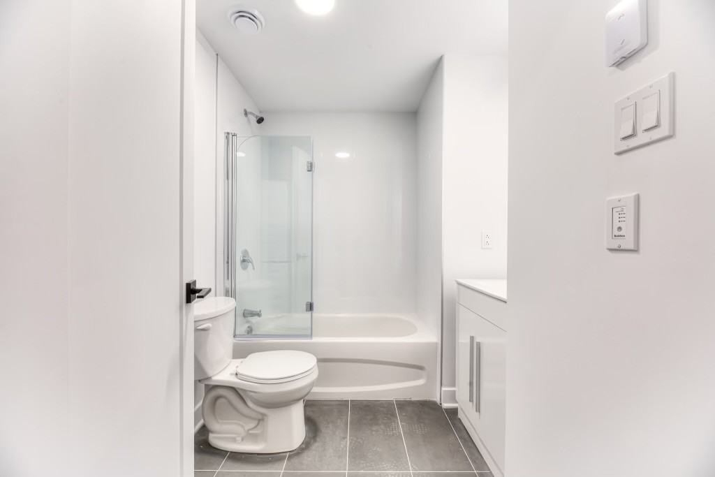 1296 Avenue des Pins Ouest #0201 - Photo 6 of 16