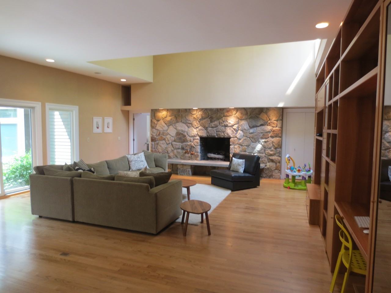 11 Parade Ground Ct - Photo 3 of 13