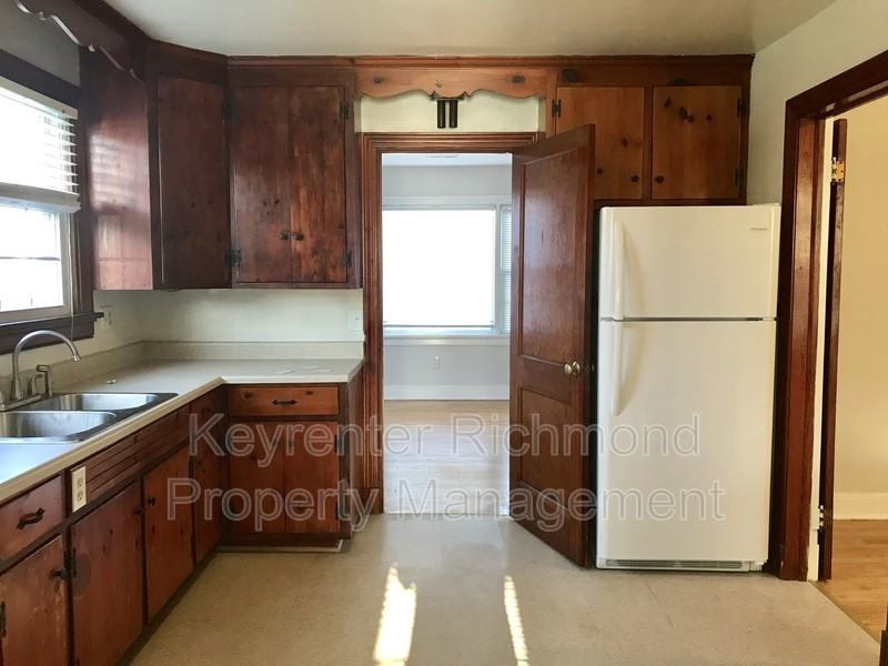 7418 Wentworth Ave - Photo 7 of 19