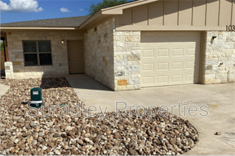 1041 Hibiscus Unit A - Photo 2 of 9