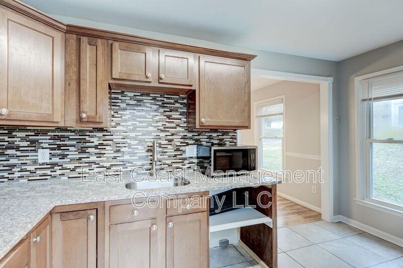 8529 Ramort Dr - Photo 4 of 25