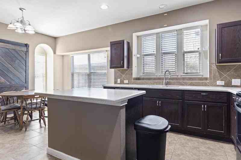 1114 Cedar Elm Ln - Photo 3 of 11