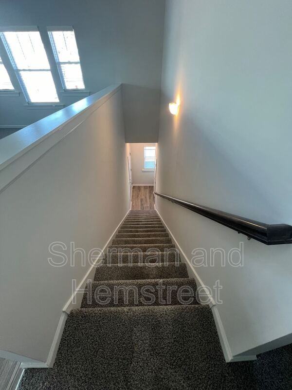 2046 Lotus Dr - Photo 2 of 12