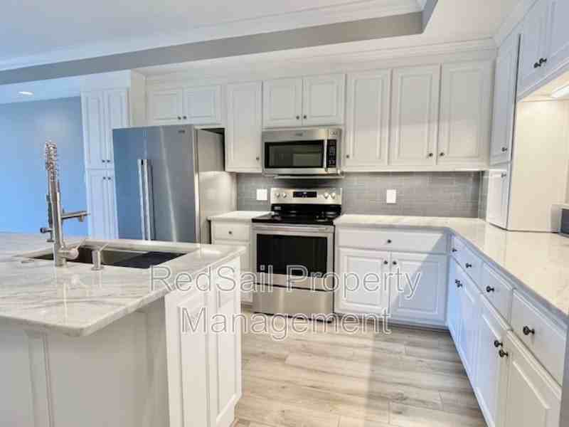 2305 William Styron Sq S #S - Photo 3 of 25