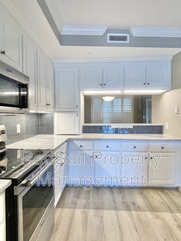 2305 William Styron Sq S #S - Photo 4 of 25