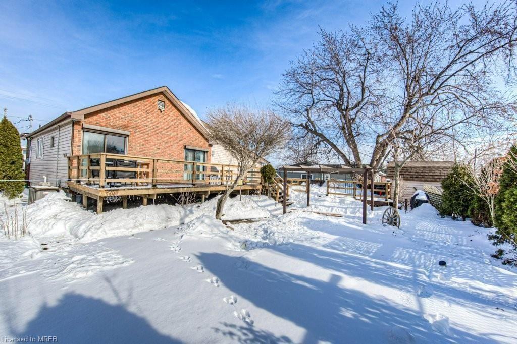 542 Mohawk Road East - Photo 3 of 6