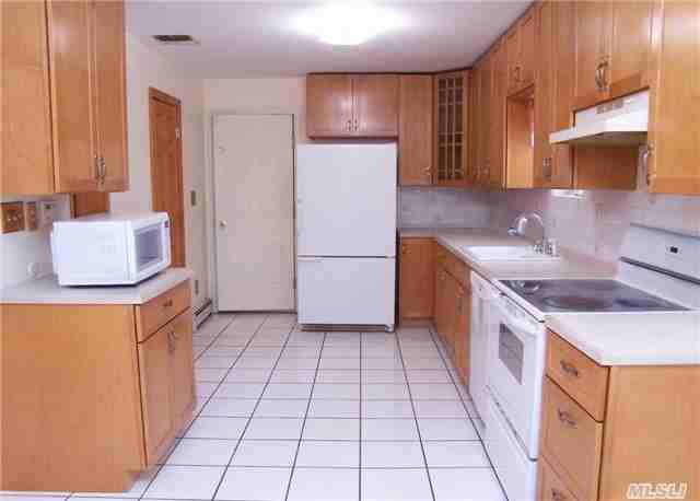 19 Orange Ave - Photo 3 of 11