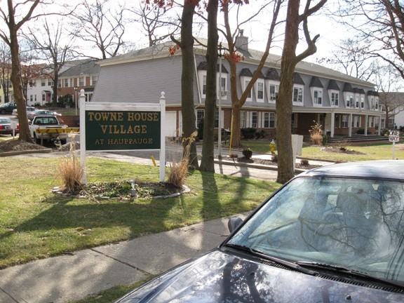 105 Town House Village - Photo 2 of 11