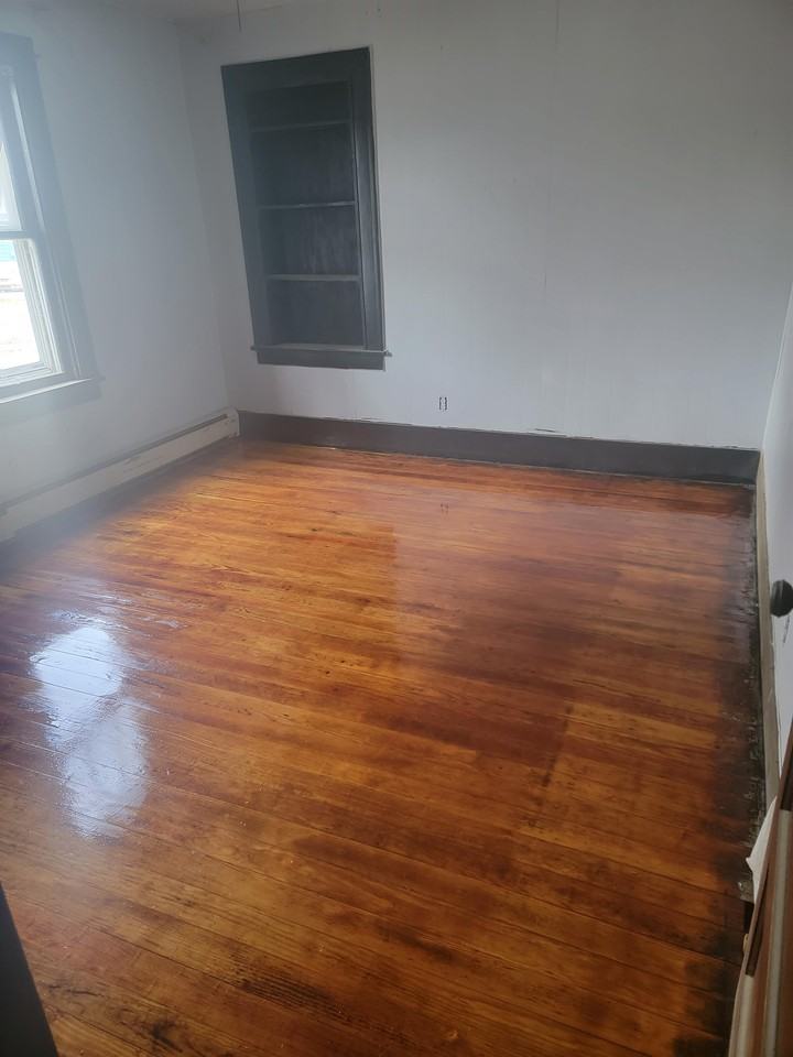 1015 Elm Street Apt. A 1st floor - Photo 2 of 5