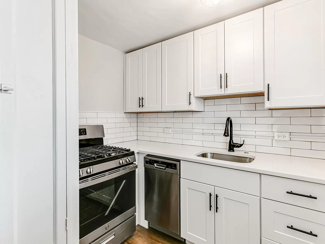 1666 Detroit - Photo 5 of 20