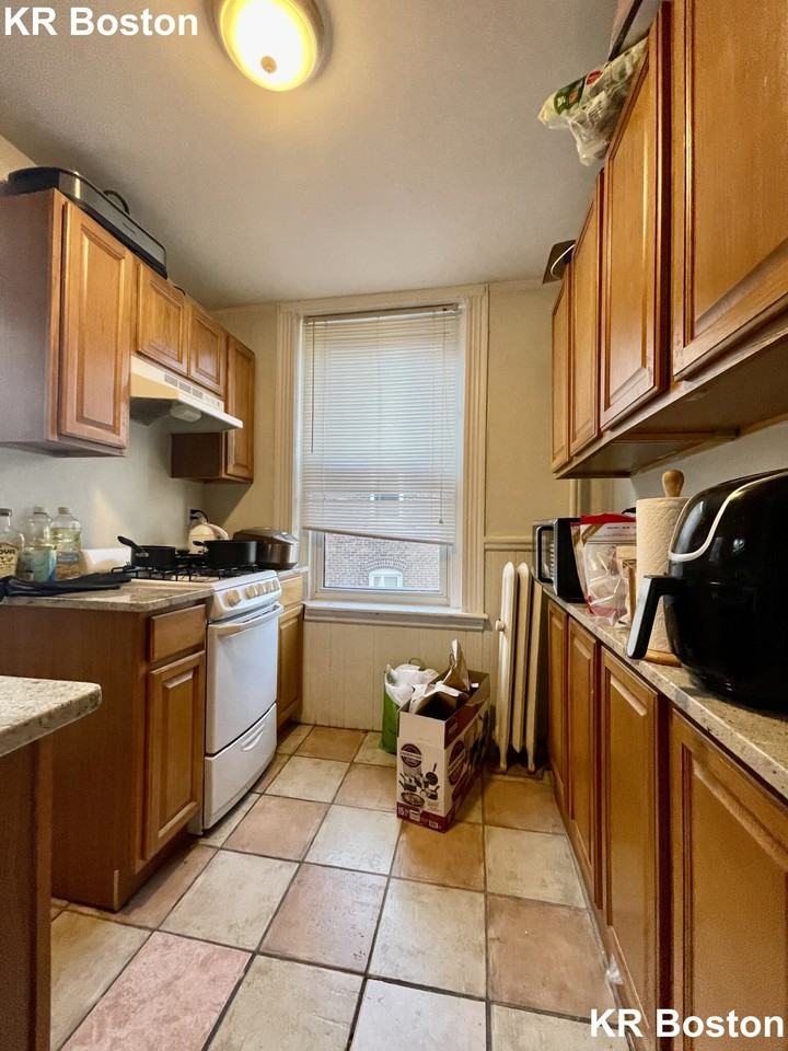 Warren St. & Commonwealth Ave #32 - Photo 2 of 15