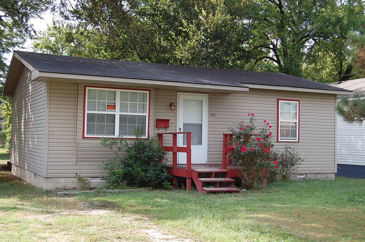 1511 Bethel St - Photo 2 of 11