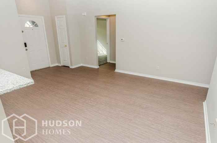 10108 Lone Eagle Dr - Photo 2 of 13