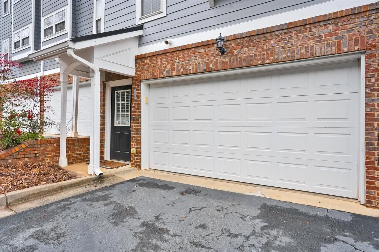 324 Carlyle Park Dr #1 - Photo 2 of 30
