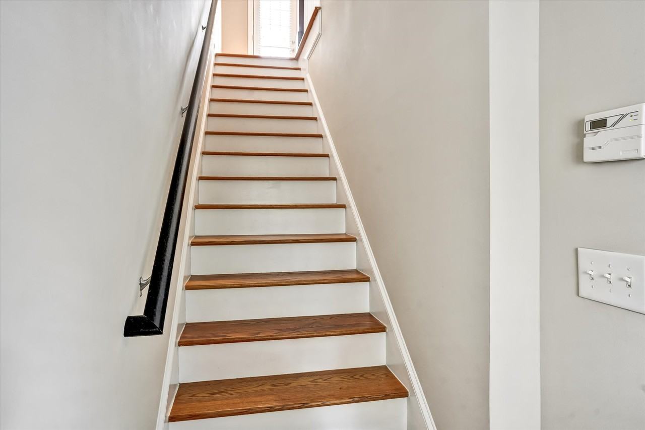 324 Carlyle Park Dr #1 - Photo 3 of 30