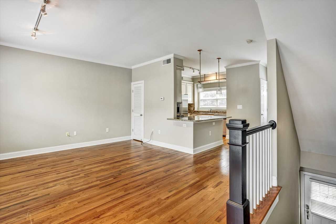 324 Carlyle Park Dr #1 - Photo 4 of 30
