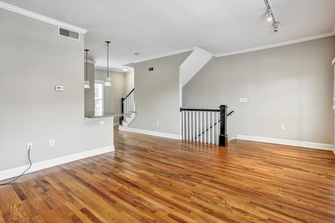 324 Carlyle Park Dr #1 - Photo 5 of 30