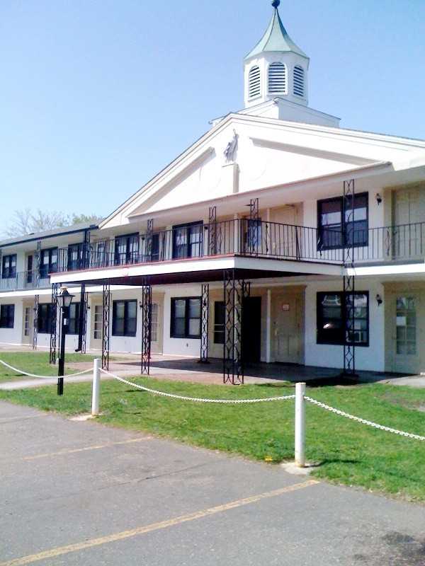 8400 Minnetonka Blvd