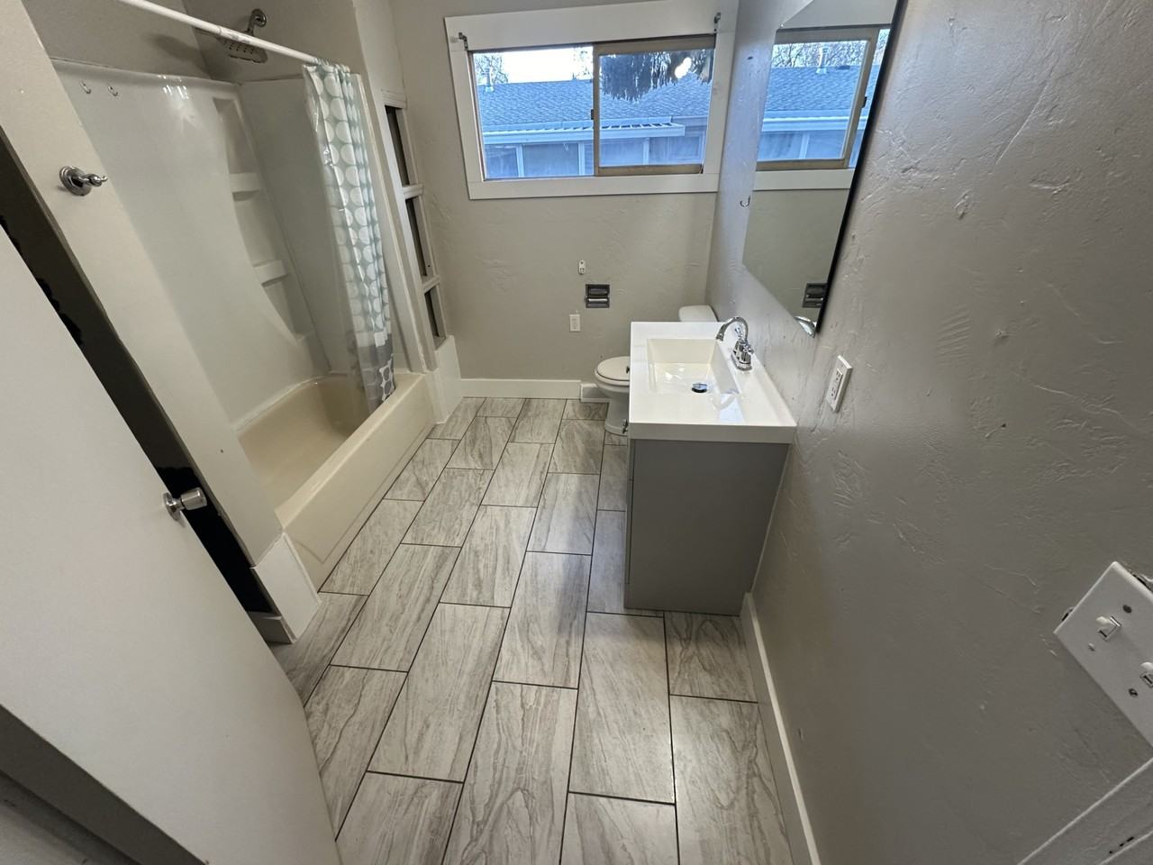 1741 Maurine St #1741 - Photo 7 of 12