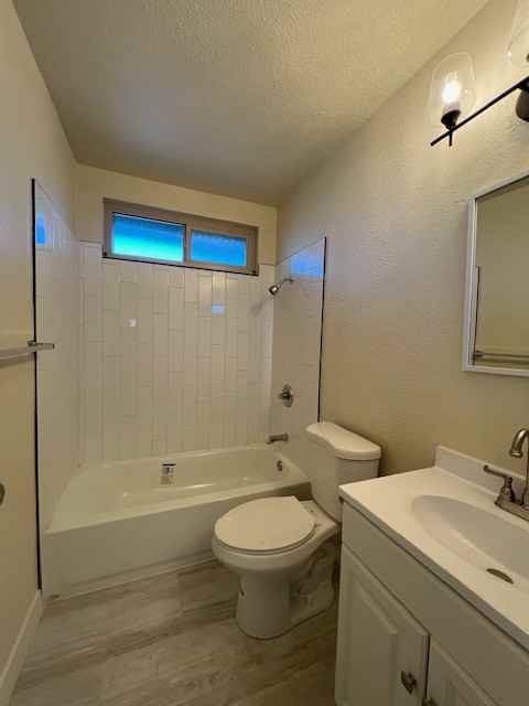 1041 West 9th Street A-D - B #B - Photo 7 of 24