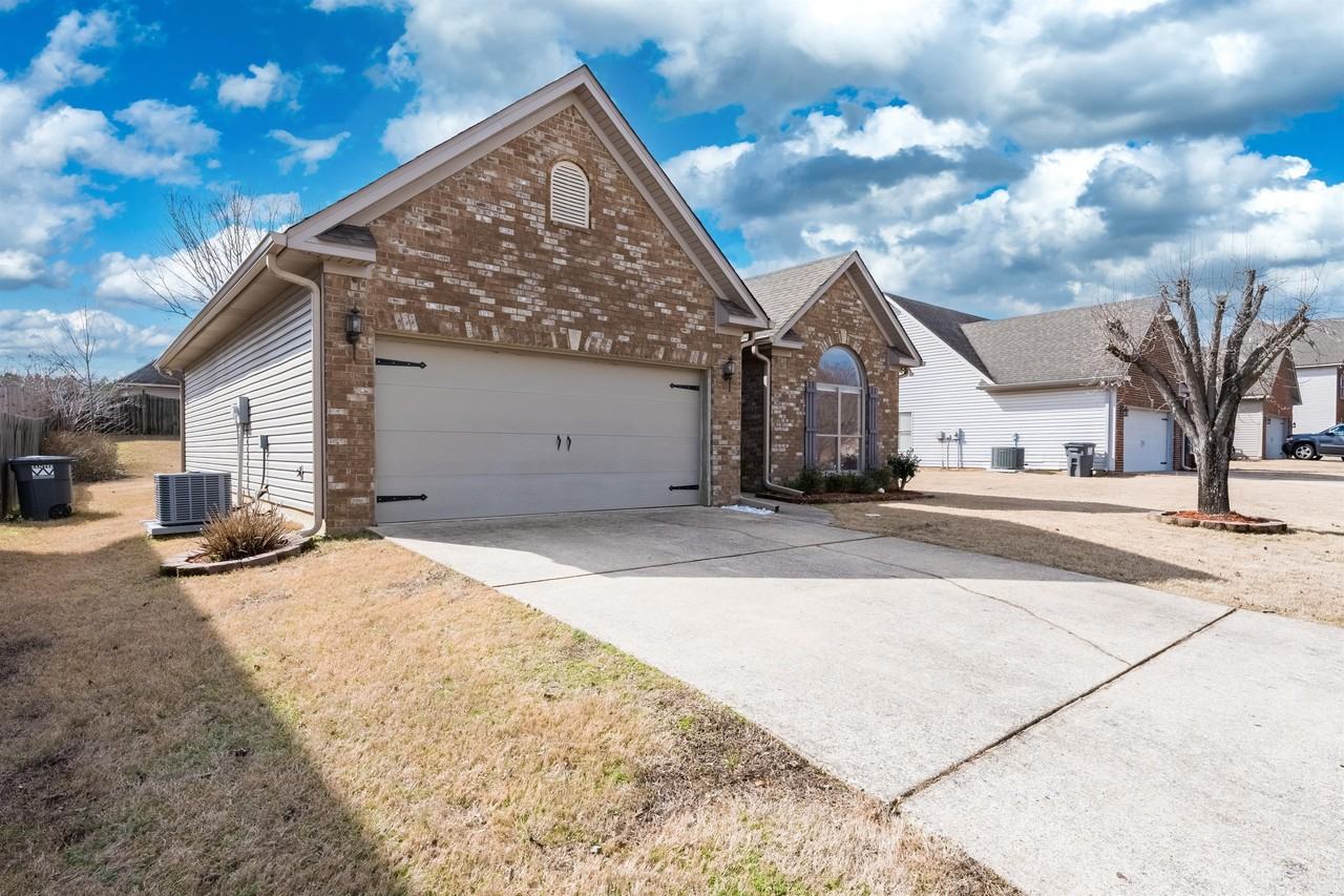 2520 Stonecreek Trl #1 - Photo 2 of 28