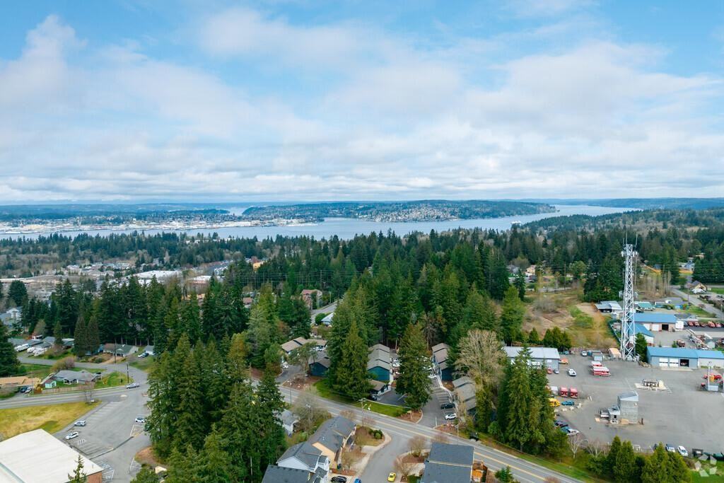 4106 Madrona Dr Se - Photo 3 of 23