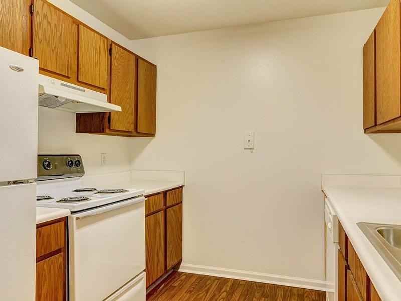 Meadow Creek Apartments 919 S Dickerson Rd, Goodlettsville, TN 37072