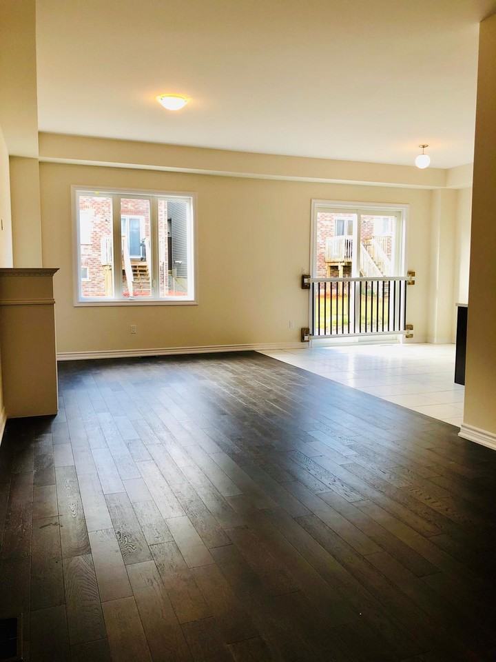 1272 Peelar Crescent - Photo 2 of 14