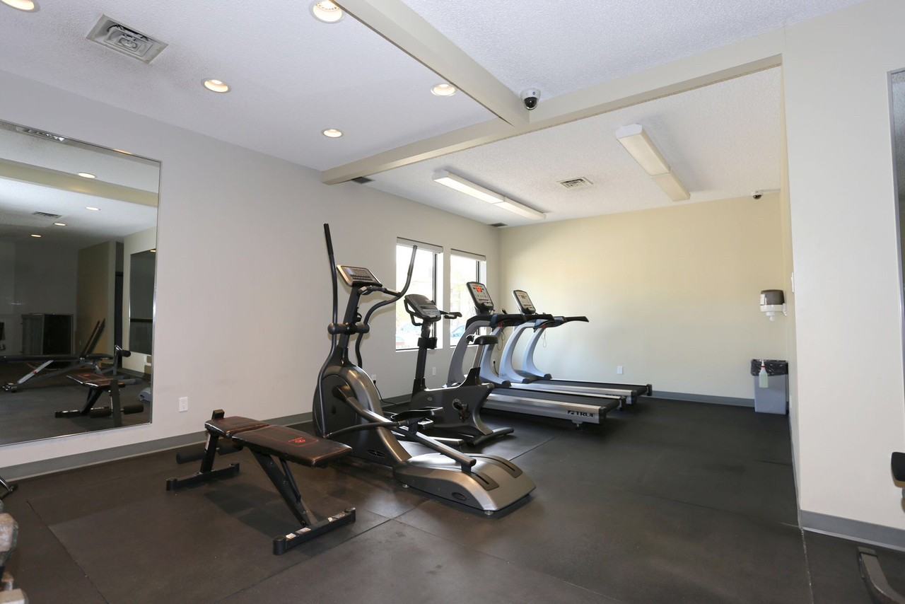 193 Victor Lewis Dr - Photo 5 of 13