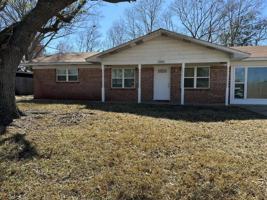 featured image of 1003 Shirley Dr