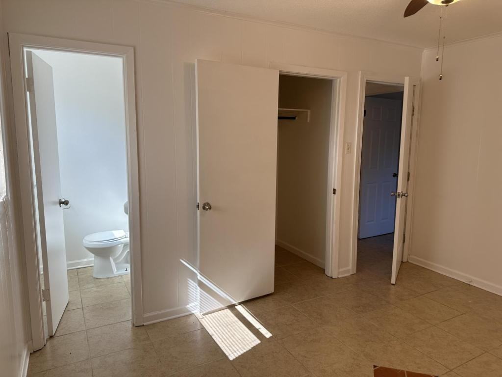 1003 Shirley Dr - Photo 4 of 10