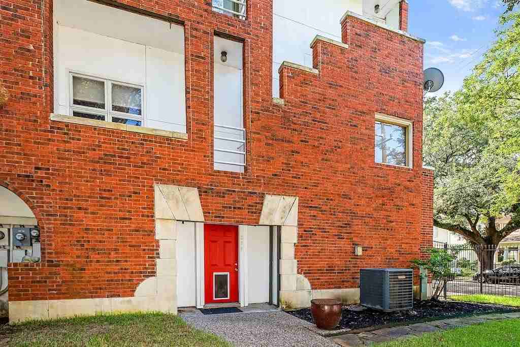 204 Marshall St #1 - Photo 2 of 29