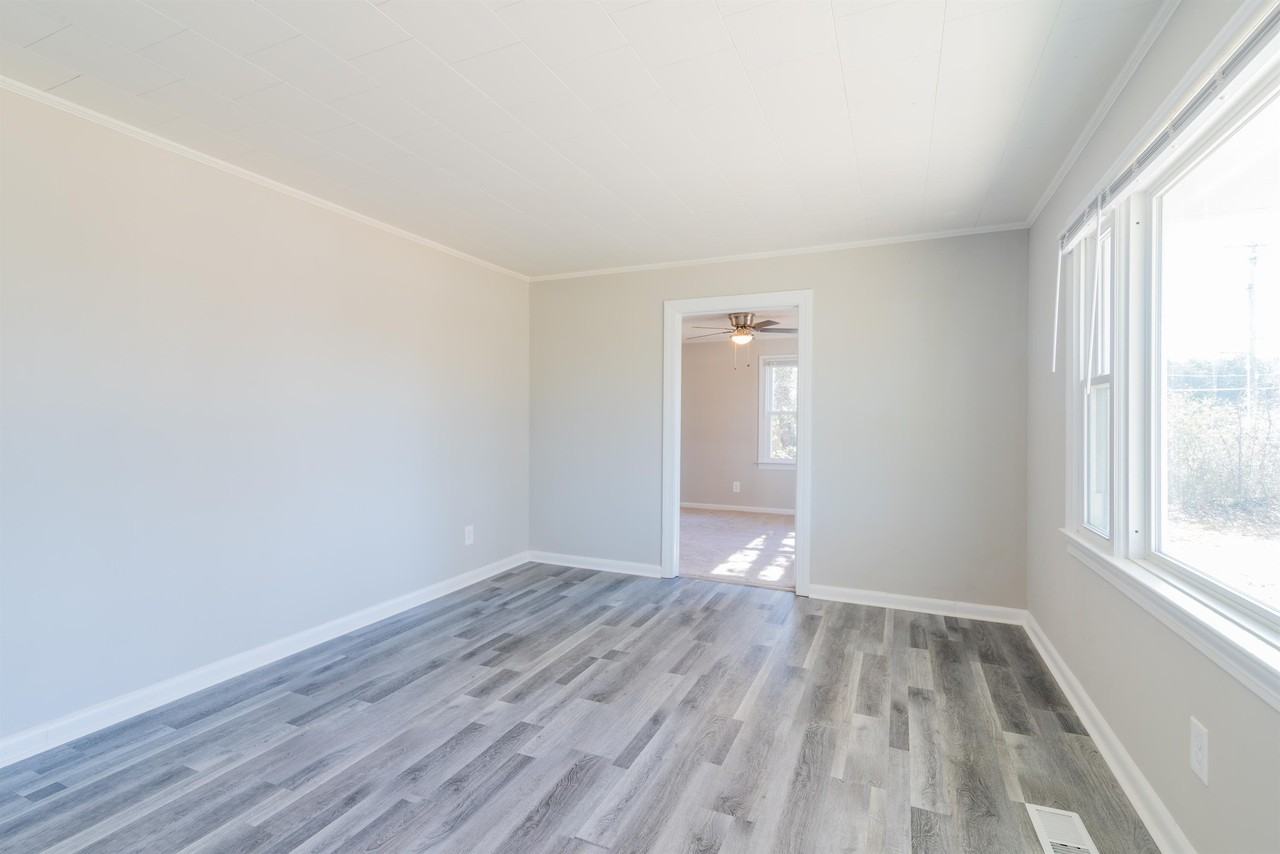 1034 Central Dr Nw - Photo 2 of 27
