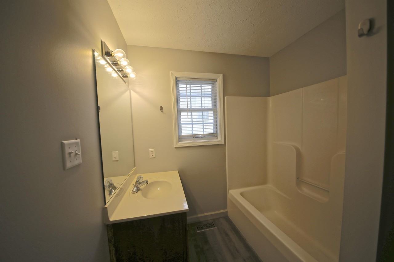 892 E Sherwood Hills Dr #1 - Photo 3 of 14