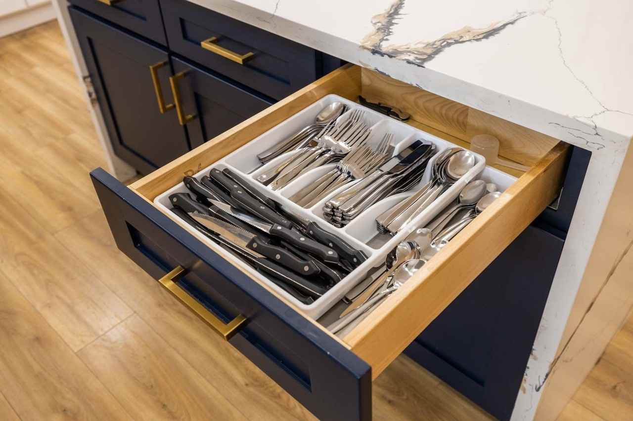 2048 N 39th St - Photo 2 of 50