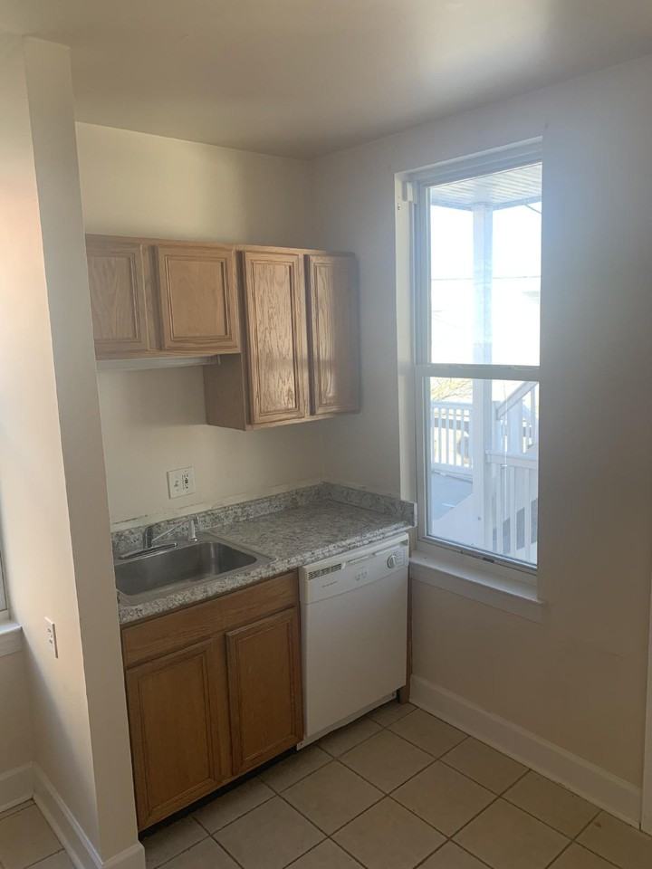 711 N George St #1 - Photo 3 of 15