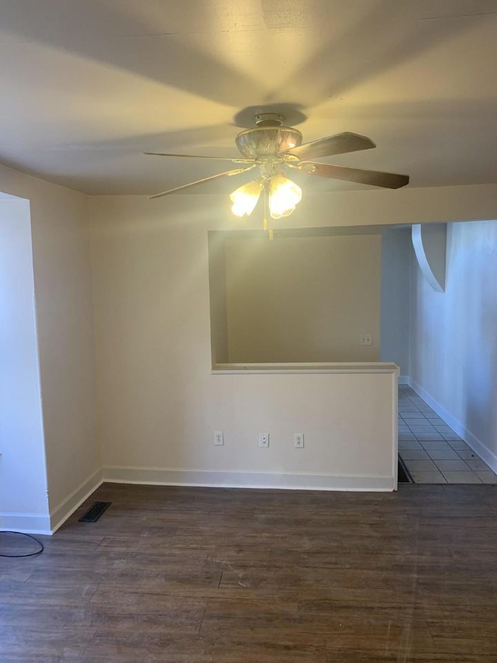 711 N George St #1 - Photo 4 of 15