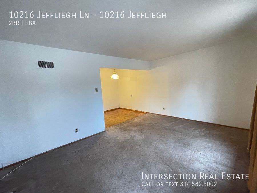 10216 Jeffleigh Ln - Photo 3 of 17