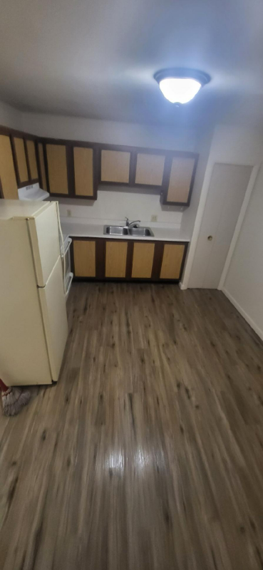 130 S 9th St - Photo 2 of 4