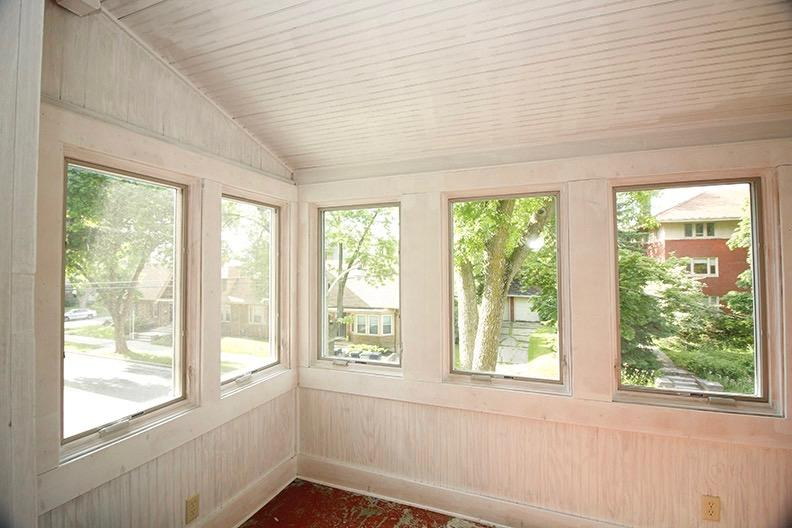 2719 E Hartford Ave - Photo 5 of 36